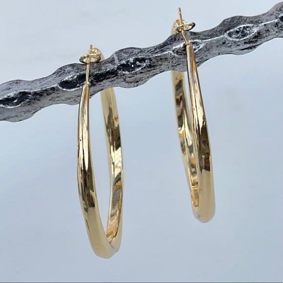 NEW 18K Gold Plated Chunky Big Circle Drop Hoop Earrings 2 1/4” - Picture 5 of 14